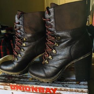 Lovely Brown Boots!!